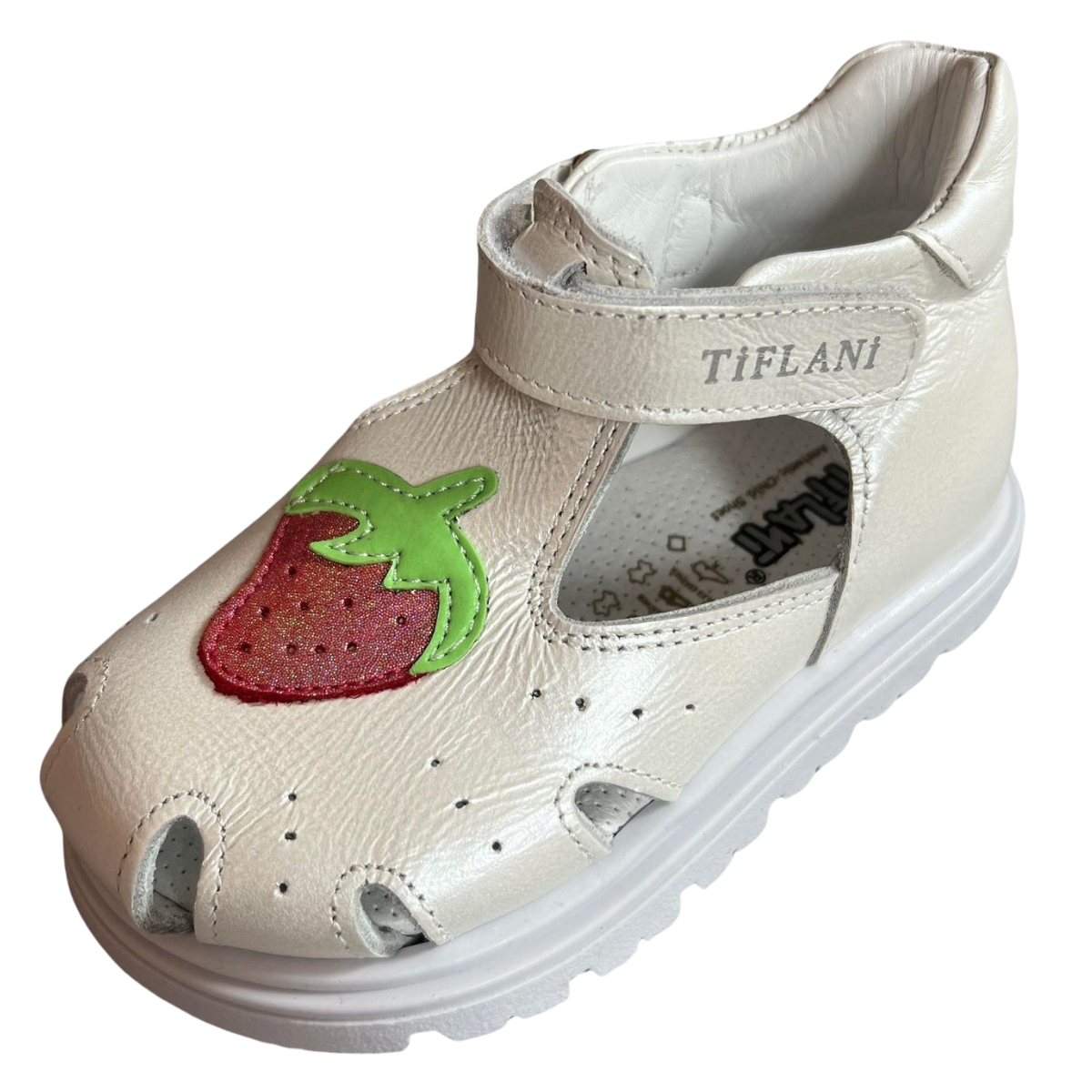 Girls' Closed-Heel Closed-Toe Sandals Strawberry