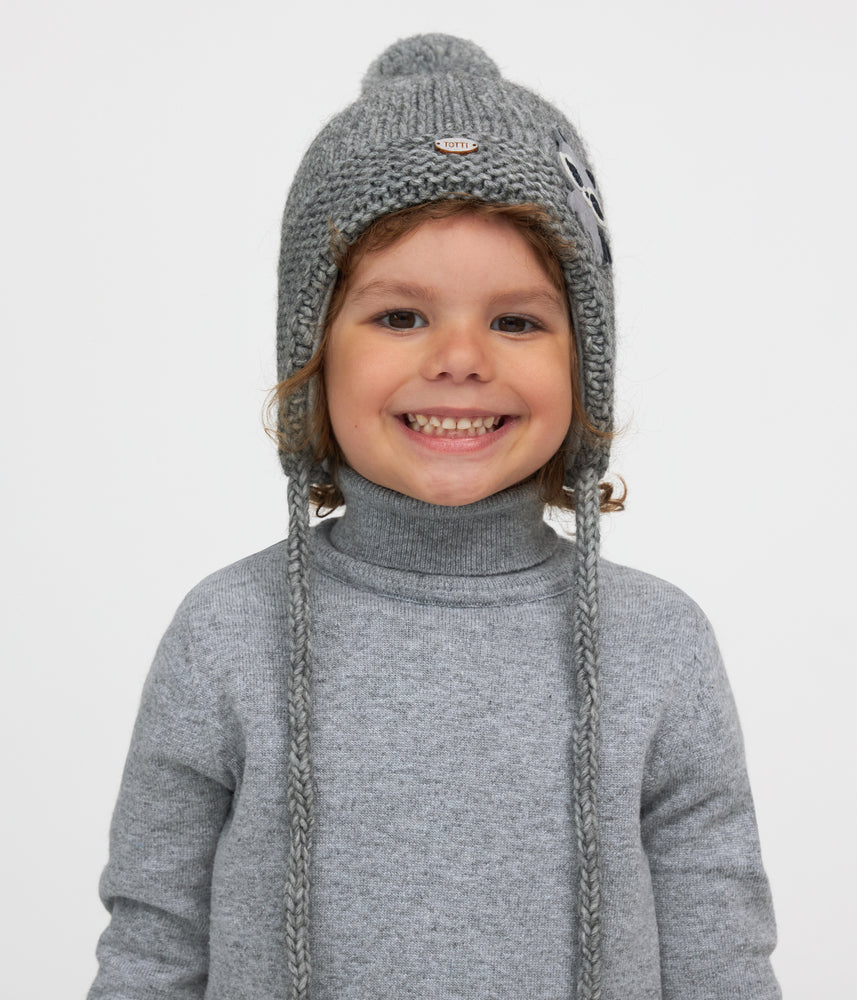 11262 Boys’ Knitted Winter Hat with Pom-Pom, Earflaps & Raccoon Appliqué | Sizes 50–52 cm | 18–36 Months | Baby Alpaca, Wool | 100% Cotton Lining