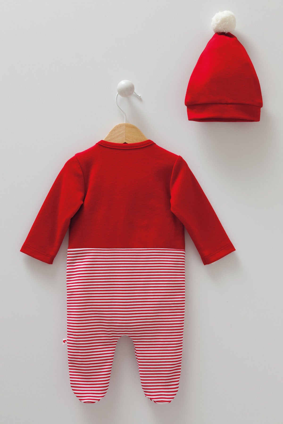 8446 Caramell | Unisex Christmas 2-Piece Baby Set | Red Striped Footed Sleepsuit & Pom-Pom Hat | 0–9 Months | 100% Cotton | Made in Turkey