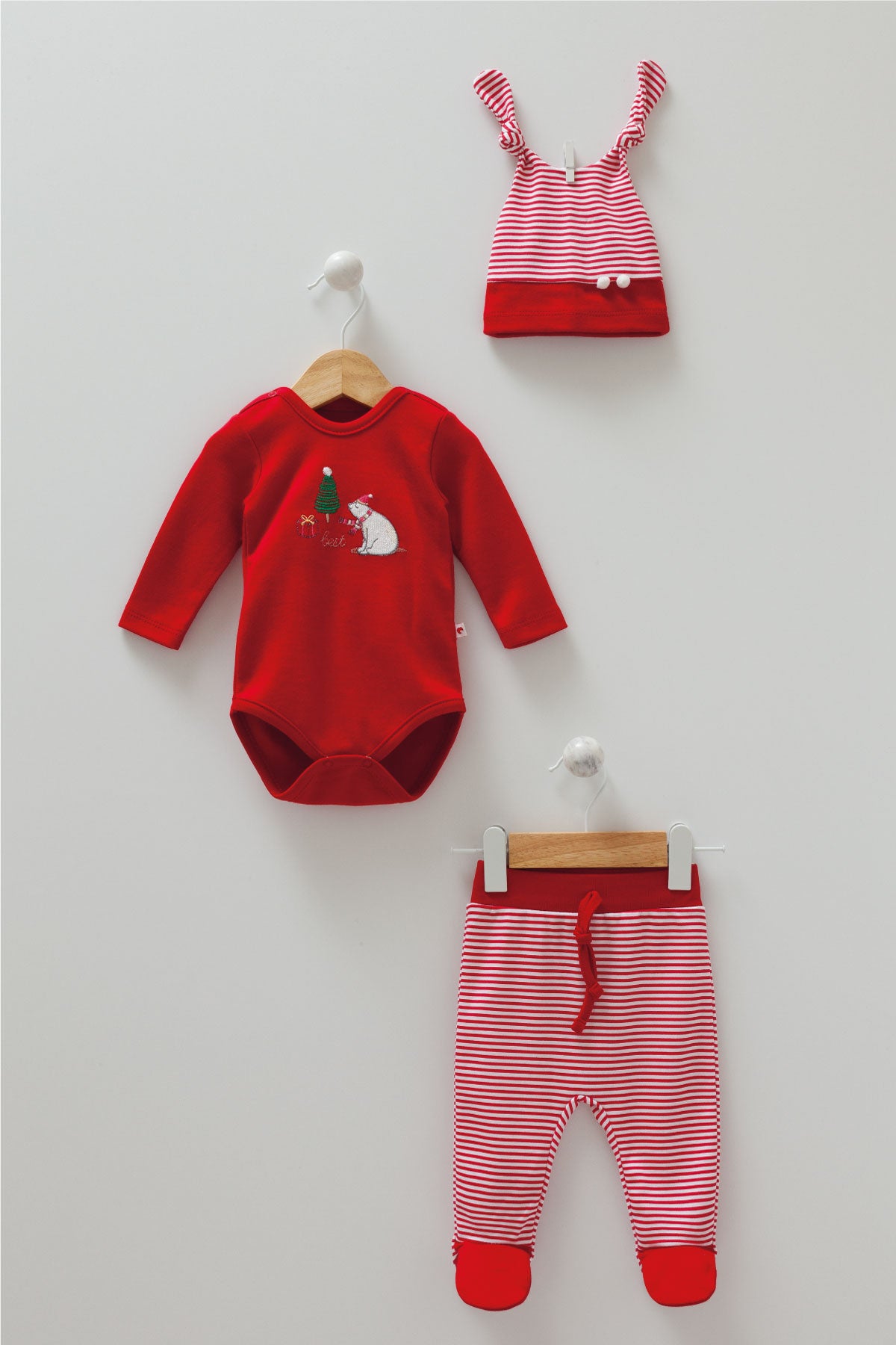 8448 Caramell | Unisex New Year 3-Piece Baby Set | Red Bodysuit, Striped Footed Pants & Hat | 0–9 Months | 100% Cotton | Made in Turkey