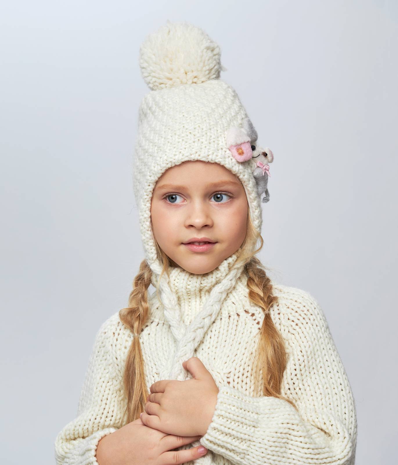 10126 Girls’ Winter Knit Hat with Pom-Pom & Plush Appliqué | Size 52–54 cm | Ages 3–5 Years | Baby Alpaca & Wool Blend