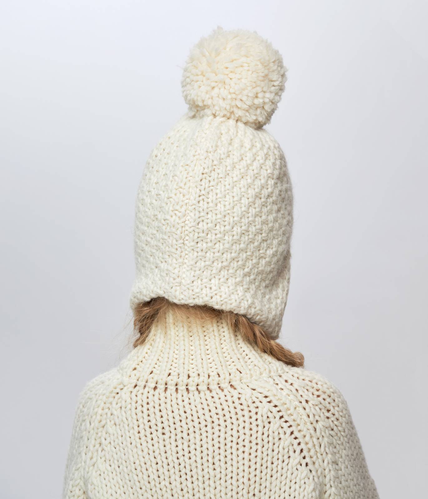 10126 Girls’ Winter Knit Hat with Pom-Pom & Plush Appliqué | Size 52–54 cm | Ages 3–5 Years | Baby Alpaca & Wool Blend