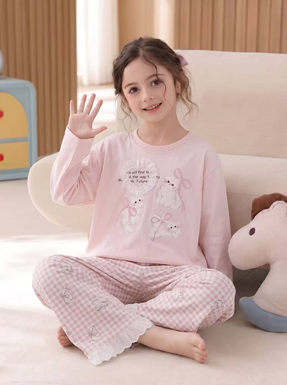 33017 Girls' Demi-Season Korean Cotton Pajama Set with Cute Fluffy Kittens & Pink Plaid Pants – Loose Fit | 95% Cotton | Sizes 90–140 (1.5–10 Years)